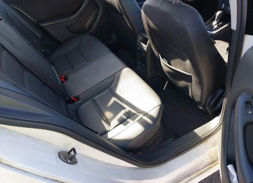 Photo 8 of 2011 Volkswagen Jetta 2.5L SE (VIN 3VWDZ7AJ8BM021778)