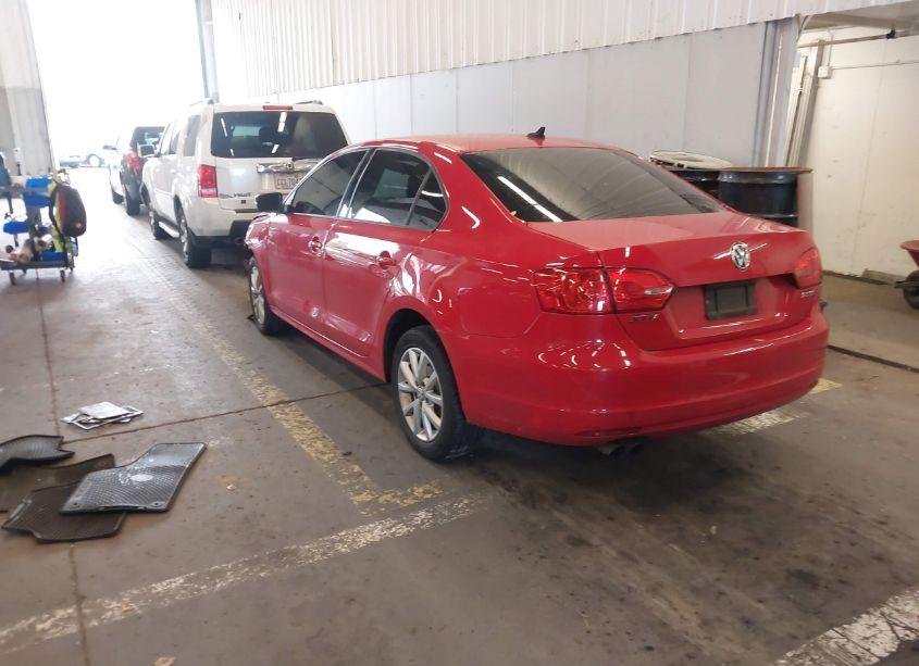 Photo 3 of 2011 Volkswagen Jetta 2.5L SE (VIN 3VWDZ7AJ8BM084427)