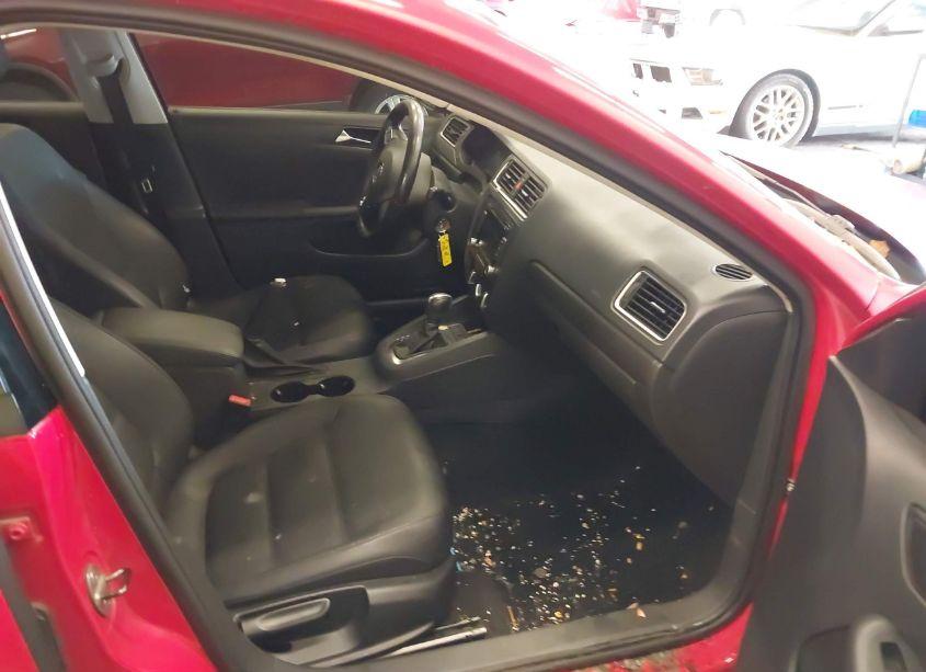 Photo 5 of 2011 Volkswagen Jetta 2.5L SE (VIN 3VWDZ7AJ8BM084427)