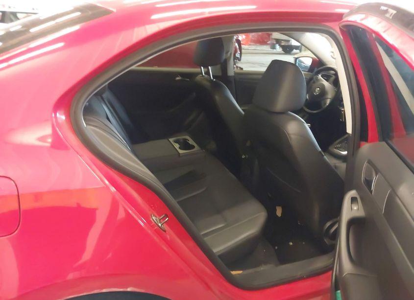 Photo 8 of 2011 Volkswagen Jetta 2.5L SE (VIN 3VWDZ7AJ8BM084427)