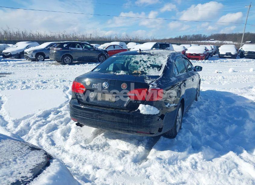 Photo 16 of 2011 Volkswagen Jetta 2.5L SE (VIN 3VWDZ7AJ8BM302964)