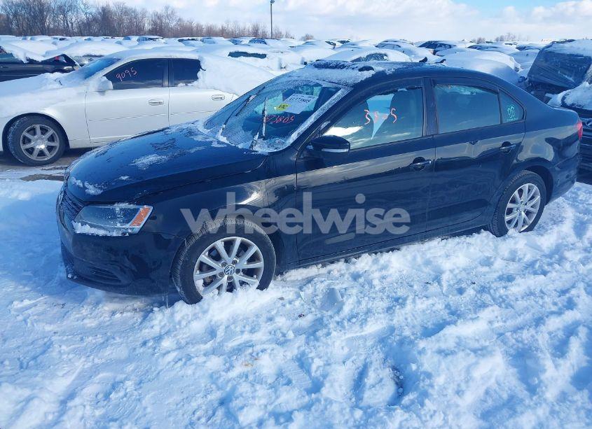 Photo 2 of 2011 Volkswagen Jetta 2.5L SE (VIN 3VWDZ7AJ8BM302964)