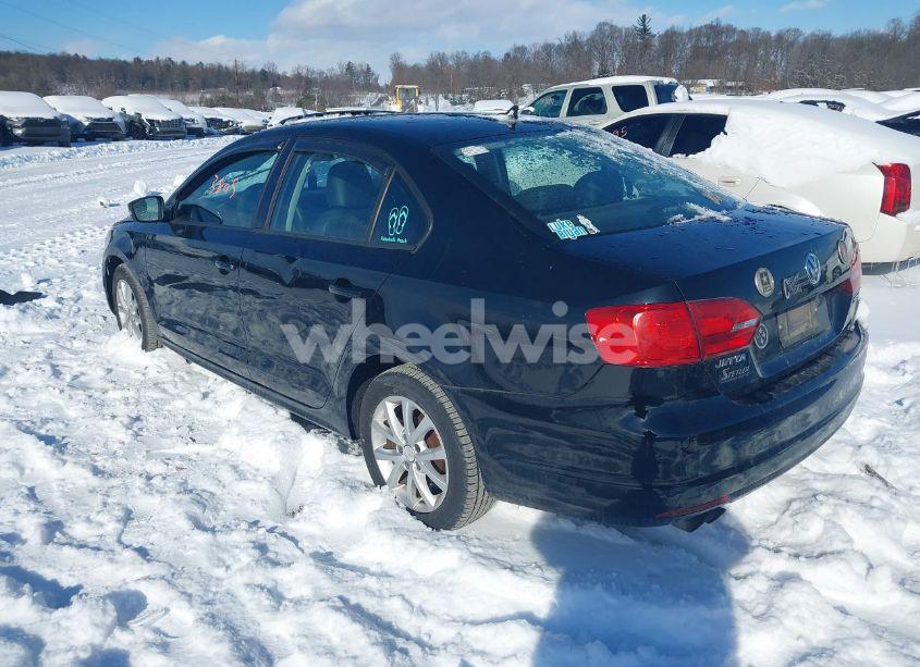 Photo 3 of 2011 Volkswagen Jetta 2.5L SE (VIN 3VWDZ7AJ8BM302964)