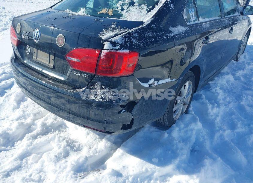 Photo 6 of 2011 Volkswagen Jetta 2.5L SE (VIN 3VWDZ7AJ8BM302964)