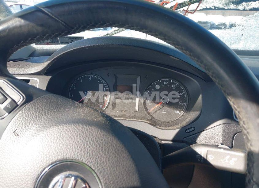 Photo 7 of 2011 Volkswagen Jetta 2.5L SE (VIN 3VWDZ7AJ8BM302964)