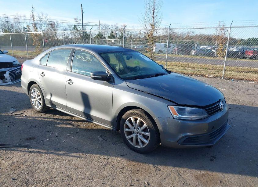 2011 Volkswagen Jetta 2.5L SE (VIN 3VWDZ7AJ8BM319005) main photo
