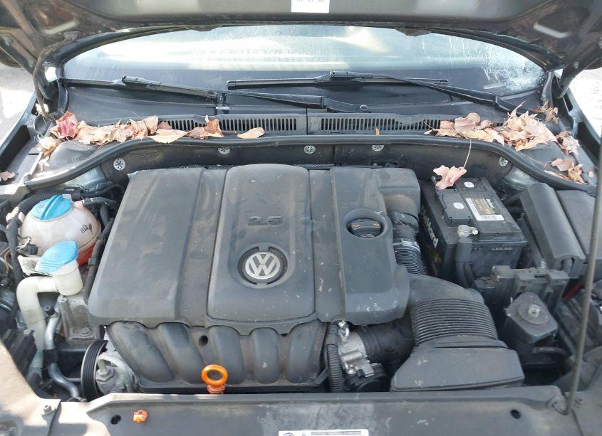 Photo 10 of 2011 Volkswagen Jetta 2.5L SE (VIN 3VWDZ7AJ8BM319005)