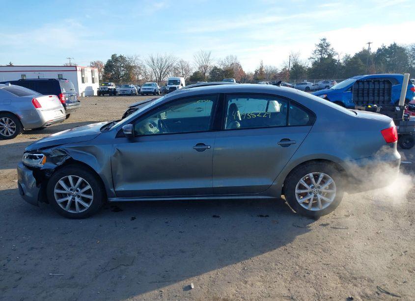 Photo 14 of 2011 Volkswagen Jetta 2.5L SE (VIN 3VWDZ7AJ8BM319005)