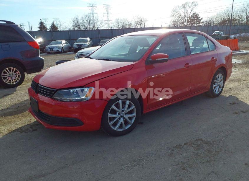 Photo 2 of 2011 Volkswagen Jetta 2.5L SE (VIN 3VWDZ7AJ8BM399549)