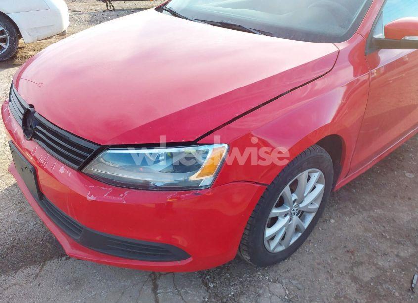 Photo 6 of 2011 Volkswagen Jetta 2.5L SE (VIN 3VWDZ7AJ8BM399549)