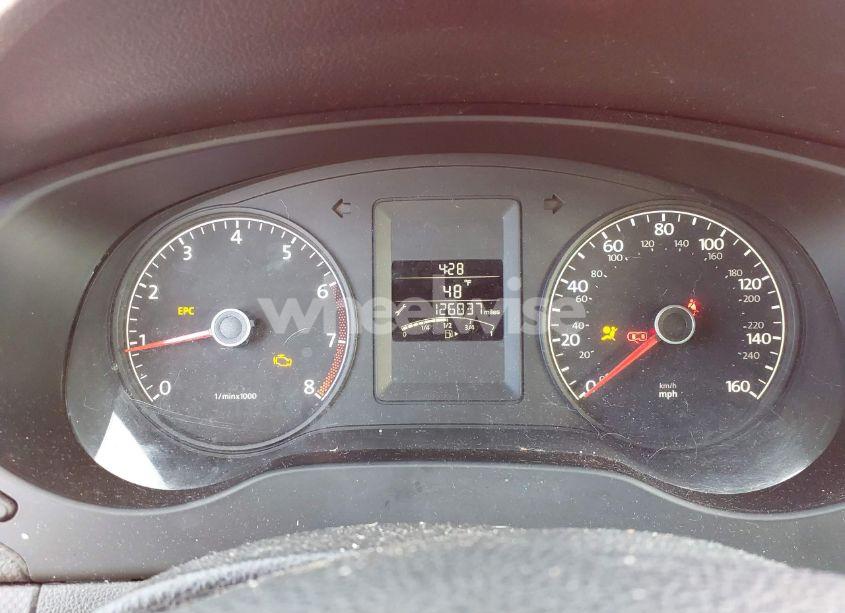 Photo 7 of 2011 Volkswagen Jetta 2.5L SE (VIN 3VWDZ7AJ8BM399549)