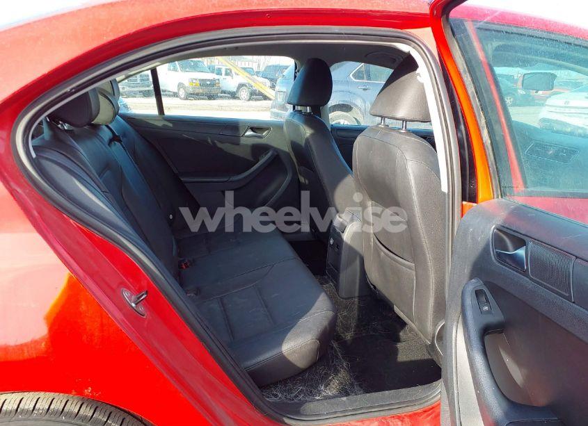 Photo 8 of 2011 Volkswagen Jetta 2.5L SE (VIN 3VWDZ7AJ8BM399549)