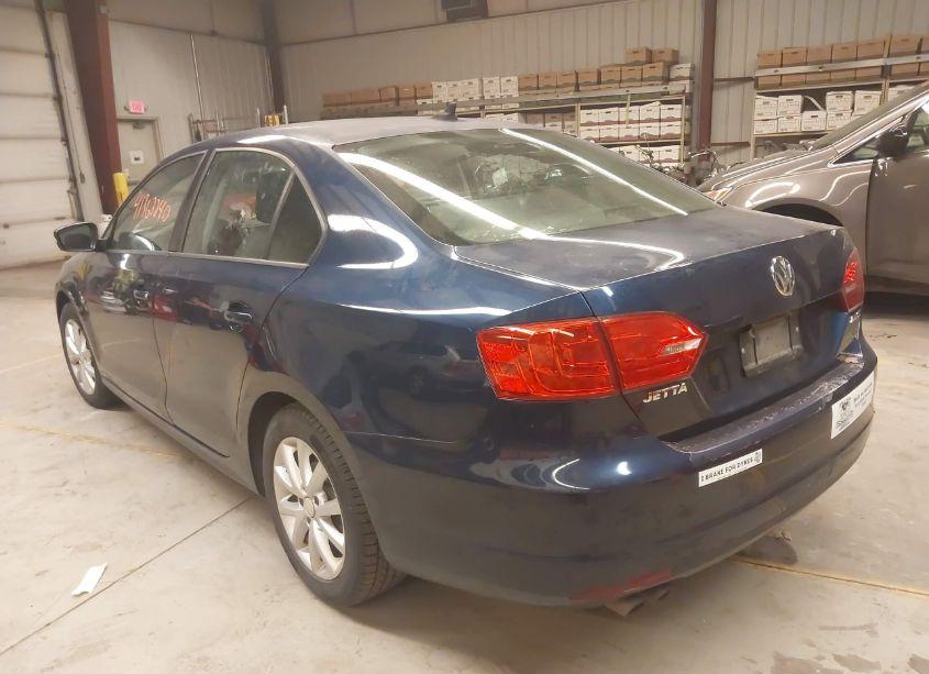 Photo 3 of 2011 Volkswagen Jetta 2.5L SE (VIN 3VWDZ7AJ9BM015228)