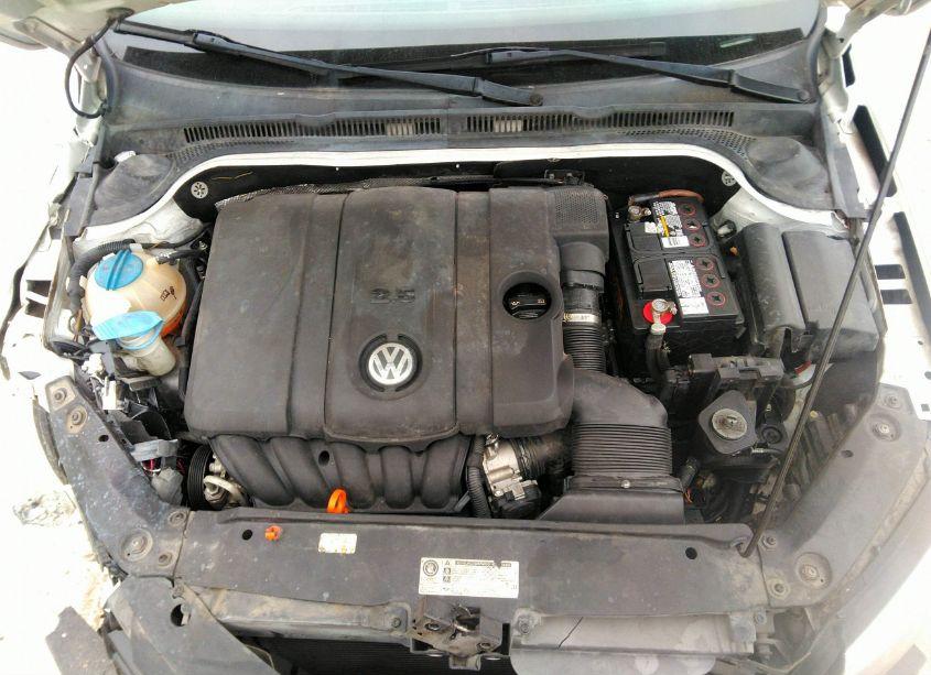 Photo 10 of 2011 Volkswagen Jetta 2.5L SE (VIN 3VWDZ7AJ9BM043241)