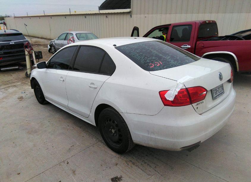 Photo 3 of 2011 Volkswagen Jetta 2.5L SE (VIN 3VWDZ7AJ9BM043241)