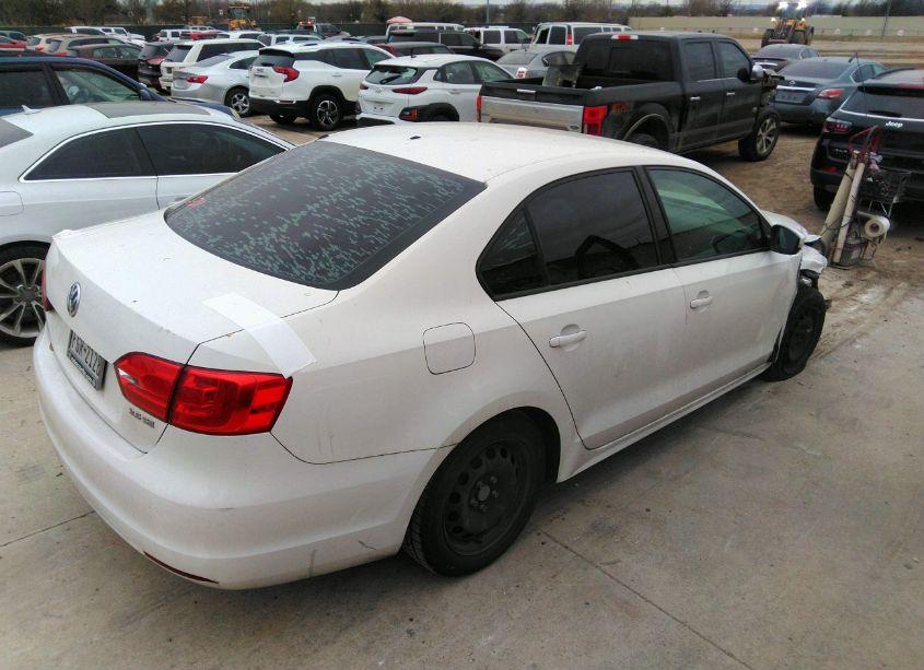 Photo 4 of 2011 Volkswagen Jetta 2.5L SE (VIN 3VWDZ7AJ9BM043241)