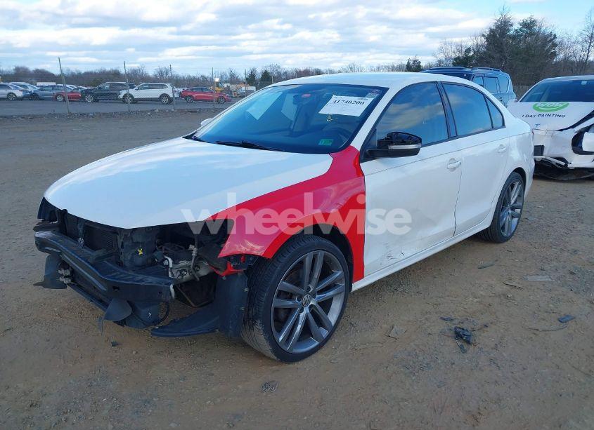 Photo 2 of 2011 Volkswagen Jetta 2.5L SE (VIN 3VWDZ7AJ9BM302598)