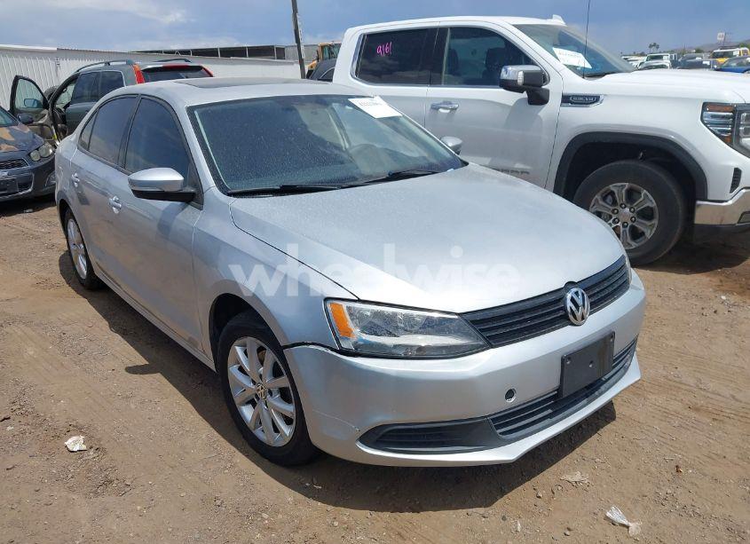 2011 Volkswagen Jetta 2.5L SE (VIN 3VWDZ7AJ9BM324911) main photo