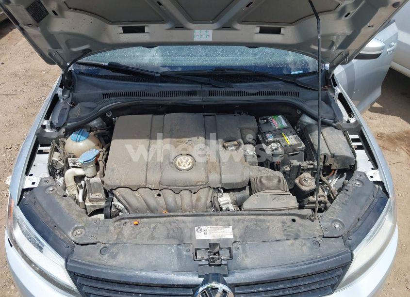 Photo 10 of 2011 Volkswagen Jetta 2.5L SE (VIN 3VWDZ7AJ9BM324911)