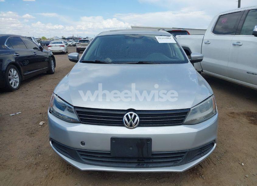 Photo 6 of 2011 Volkswagen Jetta 2.5L SE (VIN 3VWDZ7AJ9BM324911)