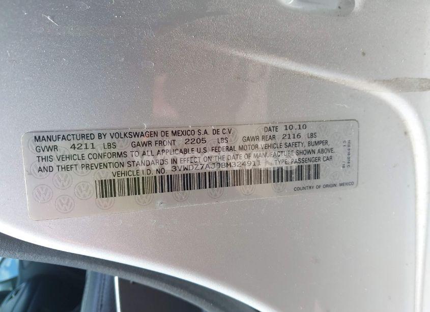 Photo 9 of 2011 Volkswagen Jetta 2.5L SE (VIN 3VWDZ7AJ9BM324911)