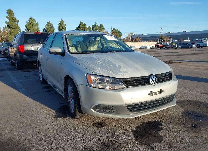 2011 Volkswagen Jetta 2.5L SE (VIN 3VWDZ7AJ9BM331275) main photo