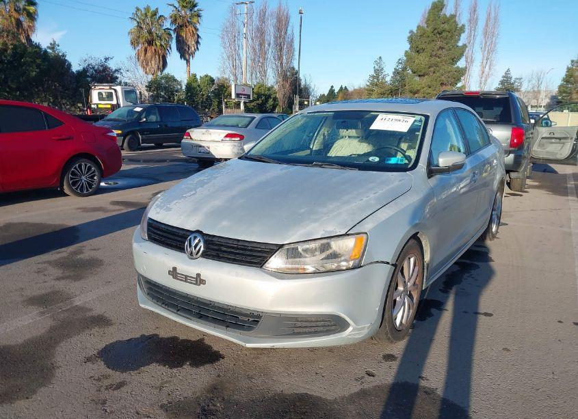 Photo 6 of 2011 Volkswagen Jetta 2.5L SE (VIN 3VWDZ7AJ9BM331275)