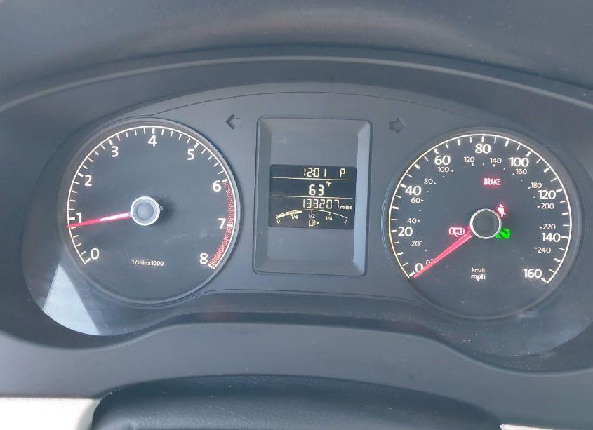 Photo 7 of 2011 Volkswagen Jetta 2.5L SE (VIN 3VWDZ7AJ9BM331275)