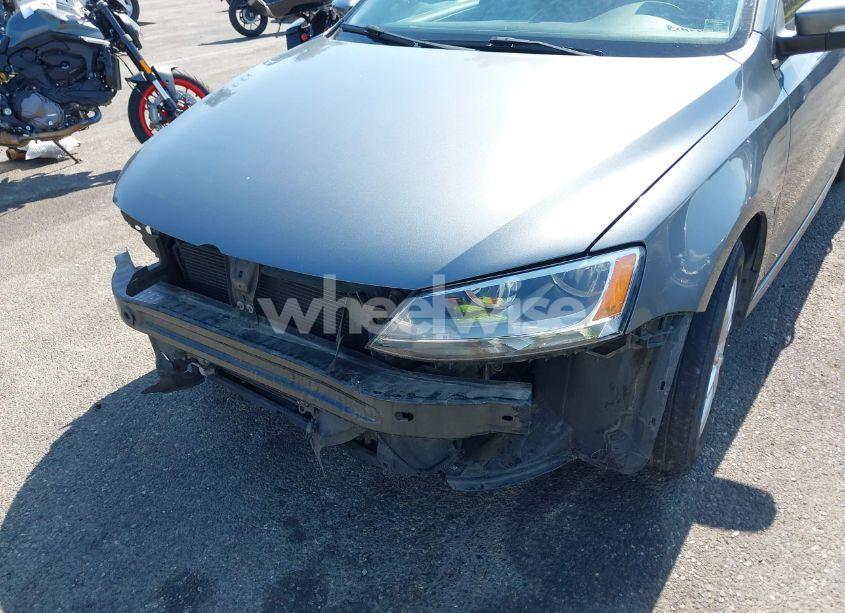 Photo 18 of 2011 Volkswagen Jetta 2.5L SE (VIN 3VWDZ7AJXBM011639)