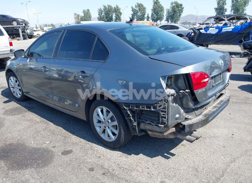 Photo 3 of 2011 Volkswagen Jetta 2.5L SE (VIN 3VWDZ7AJXBM011639)