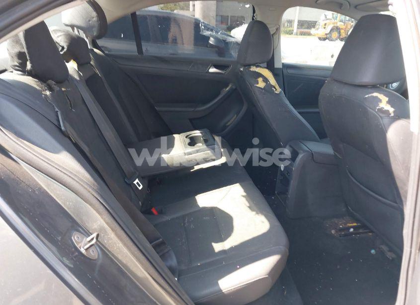 Photo 8 of 2011 Volkswagen Jetta 2.5L SE (VIN 3VWDZ7AJXBM011639)