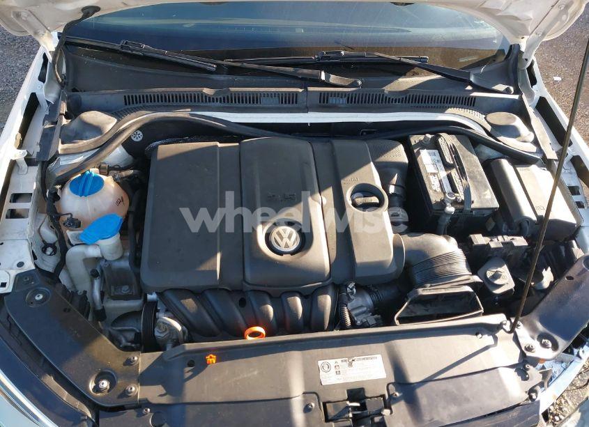 Photo 10 of 2011 Volkswagen Jetta 2.5L SE (VIN 3VWDZ7AJXBM040834)