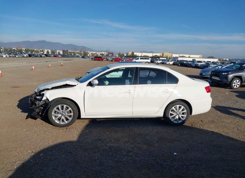 Photo 15 of 2011 Volkswagen Jetta 2.5L SE (VIN 3VWDZ7AJXBM040834)