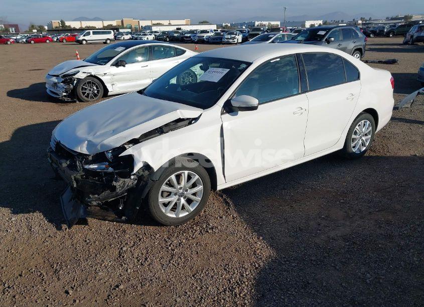 Photo 2 of 2011 Volkswagen Jetta 2.5L SE (VIN 3VWDZ7AJXBM040834)