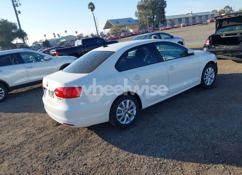 Photo 4 of 2011 Volkswagen Jetta 2.5L SE (VIN 3VWDZ7AJXBM040834)