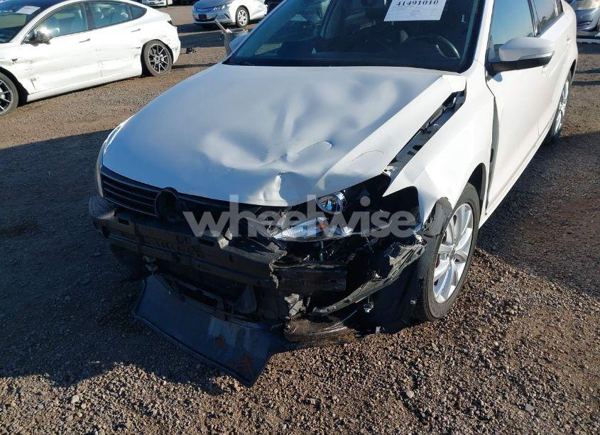 Photo 6 of 2011 Volkswagen Jetta 2.5L SE (VIN 3VWDZ7AJXBM040834)