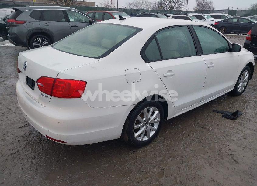 Photo 4 of 2011 Volkswagen Jetta 2.5L SE (VIN 3VWDZ7AJXBM051980)