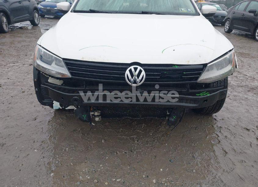 Photo 6 of 2011 Volkswagen Jetta 2.5L SE (VIN 3VWDZ7AJXBM051980)