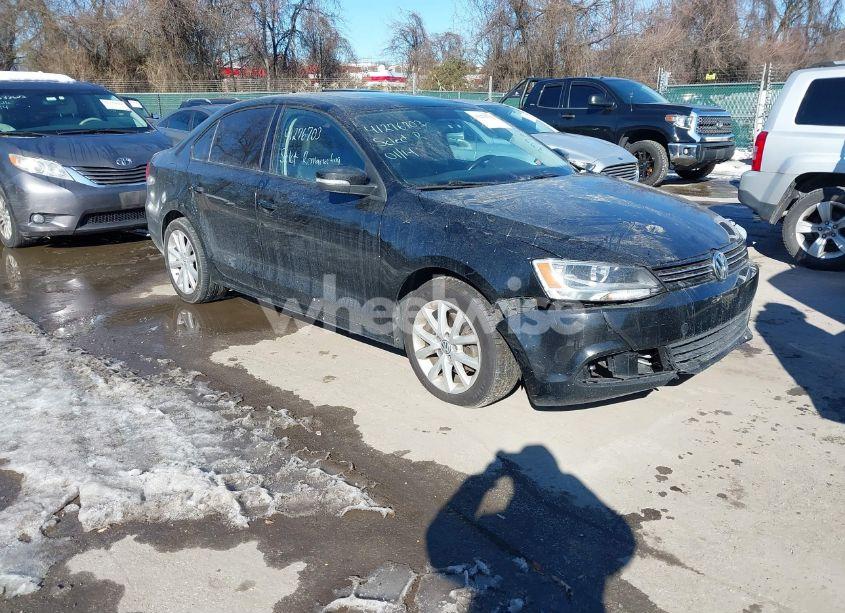 2011 Volkswagen Jetta 2.5L SE (VIN 3VWDZ7AJXBM377066) main photo