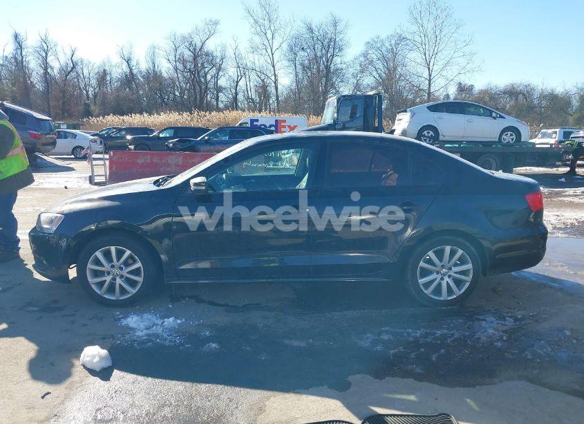 Photo 13 of 2011 Volkswagen Jetta 2.5L SE (VIN 3VWDZ7AJXBM377066)