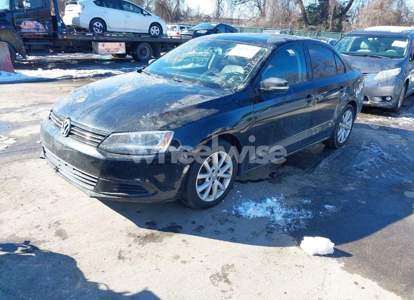 Photo 2 of 2011 Volkswagen Jetta 2.5L SE (VIN 3VWDZ7AJXBM377066)