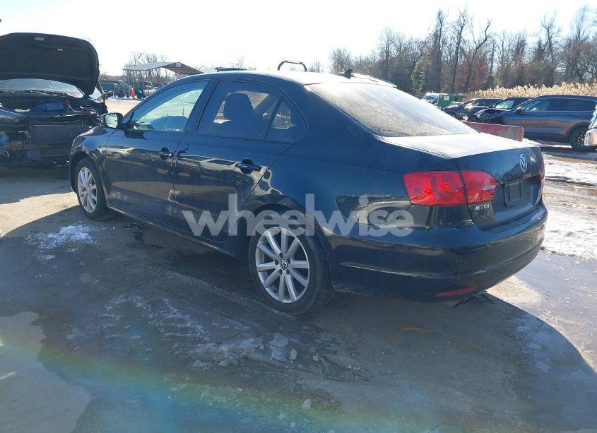 Photo 3 of 2011 Volkswagen Jetta 2.5L SE (VIN 3VWDZ7AJXBM377066)