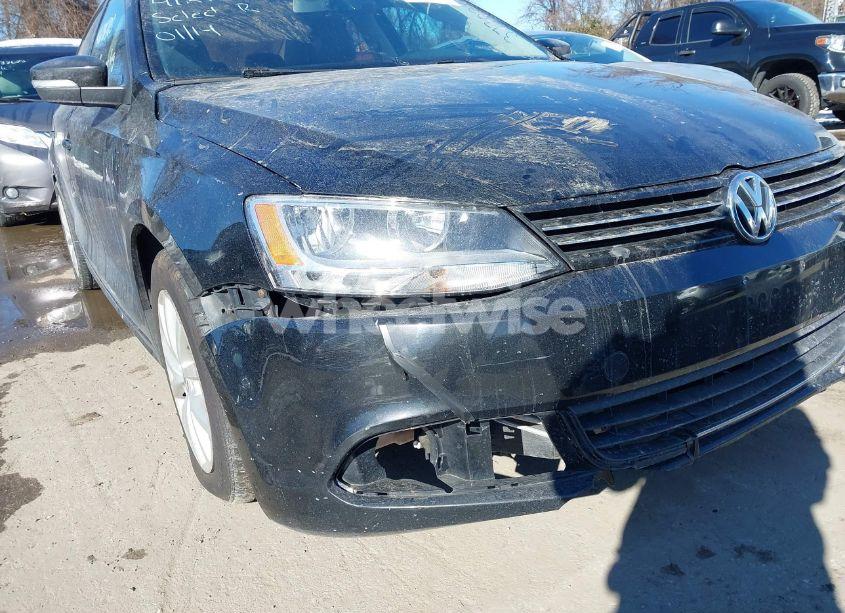 Photo 6 of 2011 Volkswagen Jetta 2.5L SE (VIN 3VWDZ7AJXBM377066)