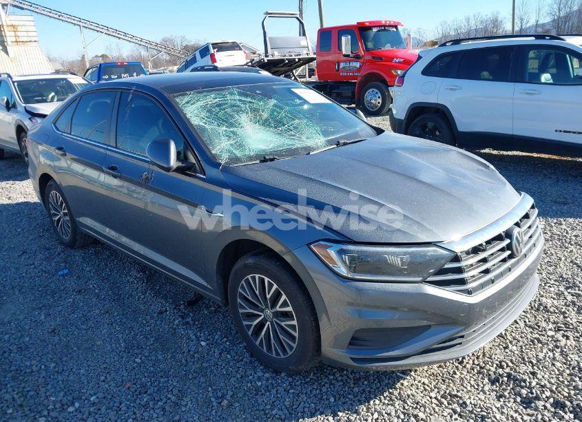 2019 Volkswagen Jetta 1.4T SEL (VIN 3VWE57BU0KM068781) main photo