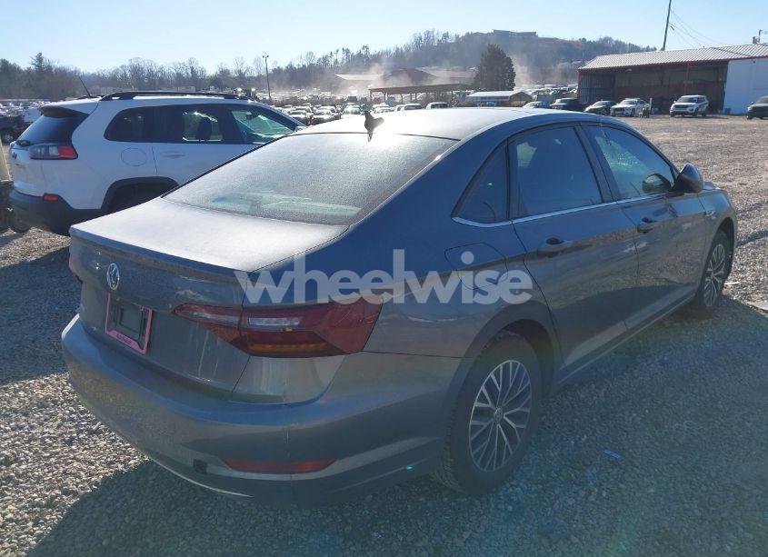 Photo 4 of 2019 Volkswagen Jetta 1.4T SEL (VIN 3VWE57BU0KM068781)