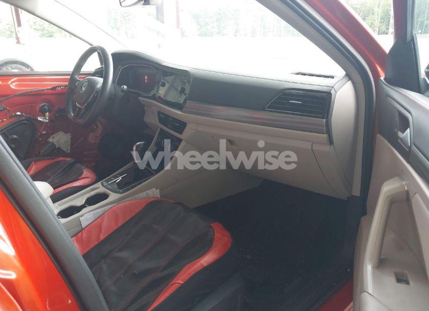 Photo 5 of 2019 Volkswagen Jetta 1.4T SEL (VIN 3VWE57BU0KM070627)