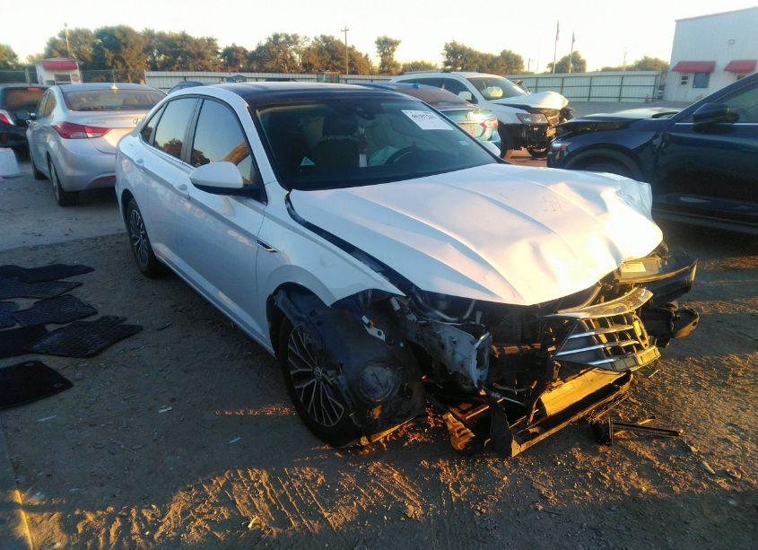 2019 Volkswagen Jetta 1.4T SEL (VIN 3VWE57BU0KM103027) main photo