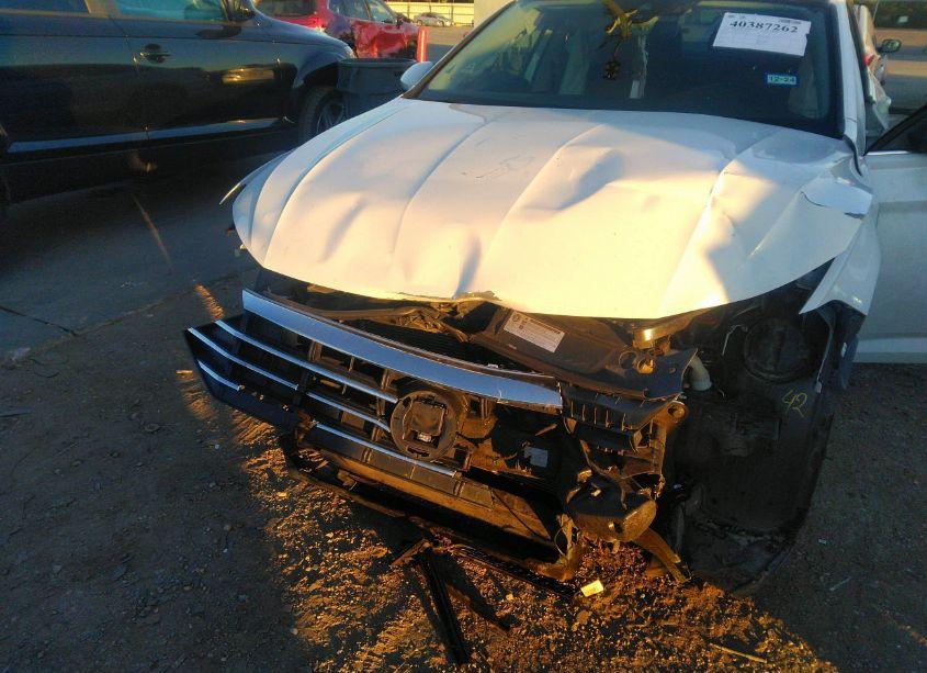 Photo 6 of 2019 Volkswagen Jetta 1.4T SEL (VIN 3VWE57BU0KM103027)