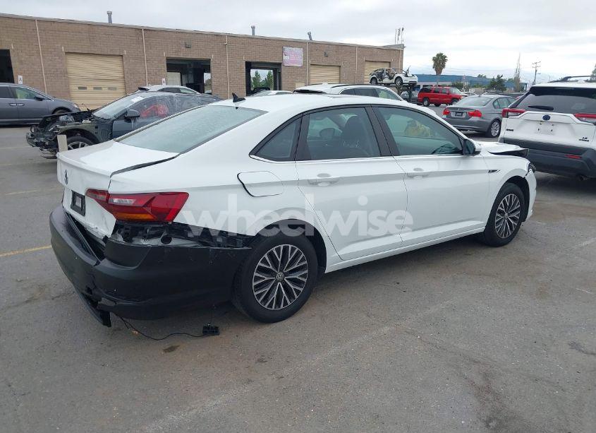 Photo 4 of 2019 Volkswagen Jetta 1.4T SEL (VIN 3VWE57BU1KM038656)