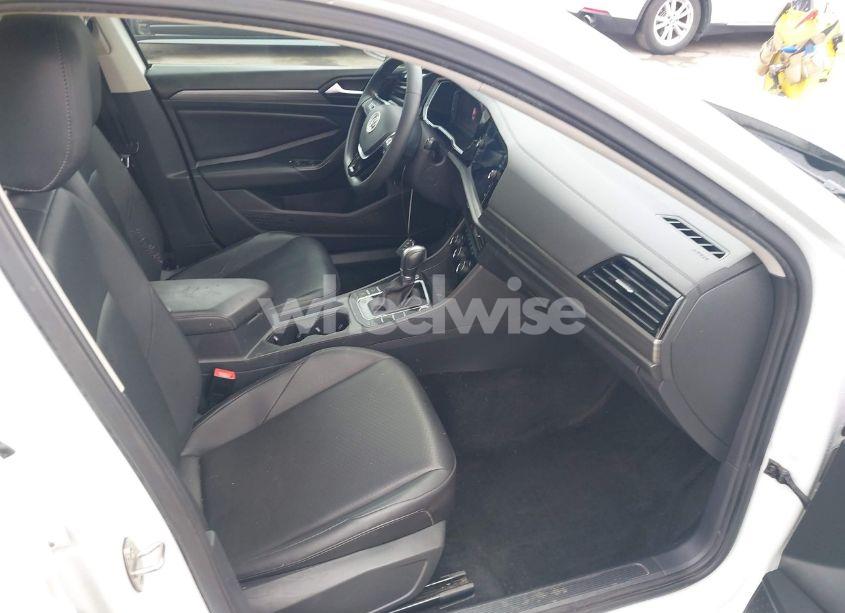 Photo 5 of 2019 Volkswagen Jetta 1.4T SEL (VIN 3VWE57BU1KM038656)